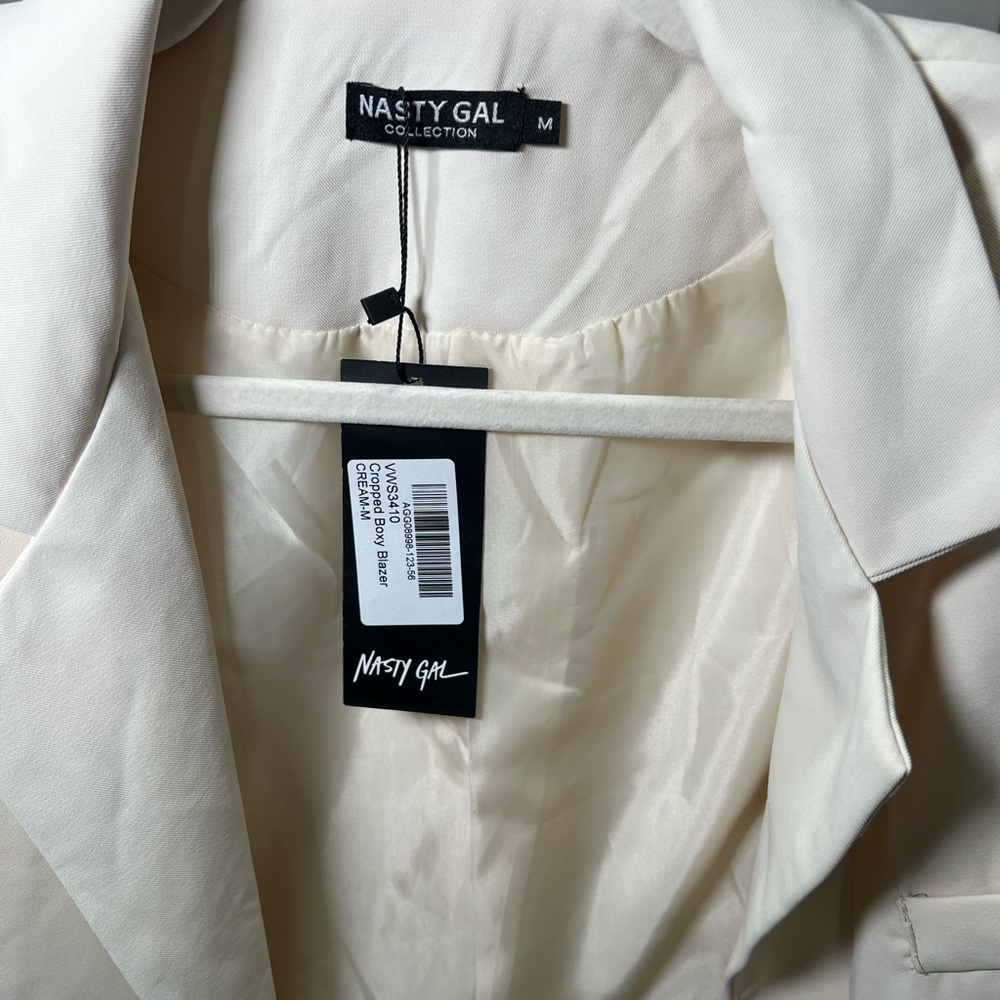 Cropped Blazer - Picture 3 of 3